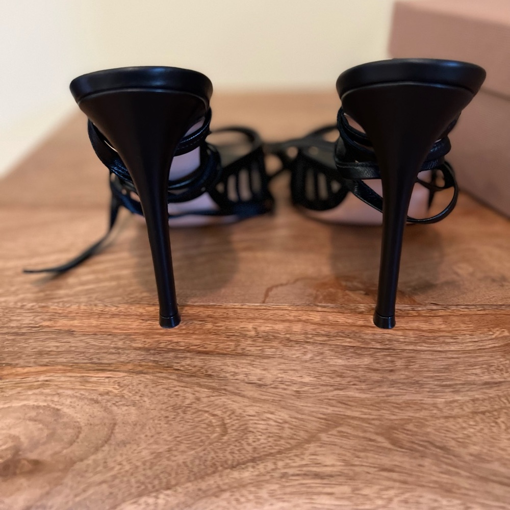 WORN ONCE* GIANVITO ROSSI Vitello lace up heels - Picture 7 of 7